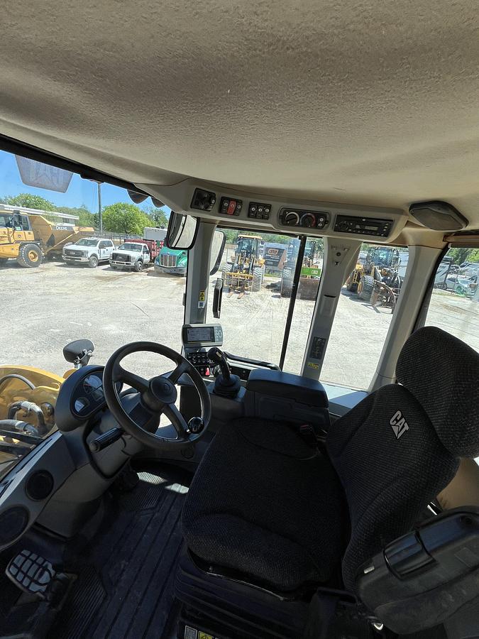 Used 2013 Caterpillar 930K