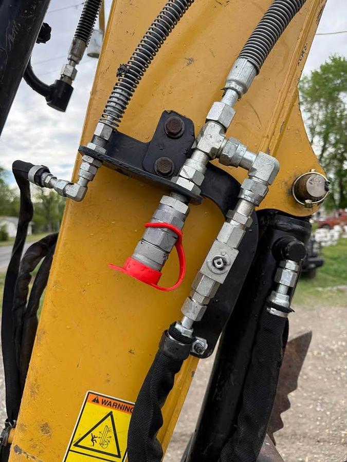 Used 2017 Caterpillar 305.5E2 CR Mini Excavator