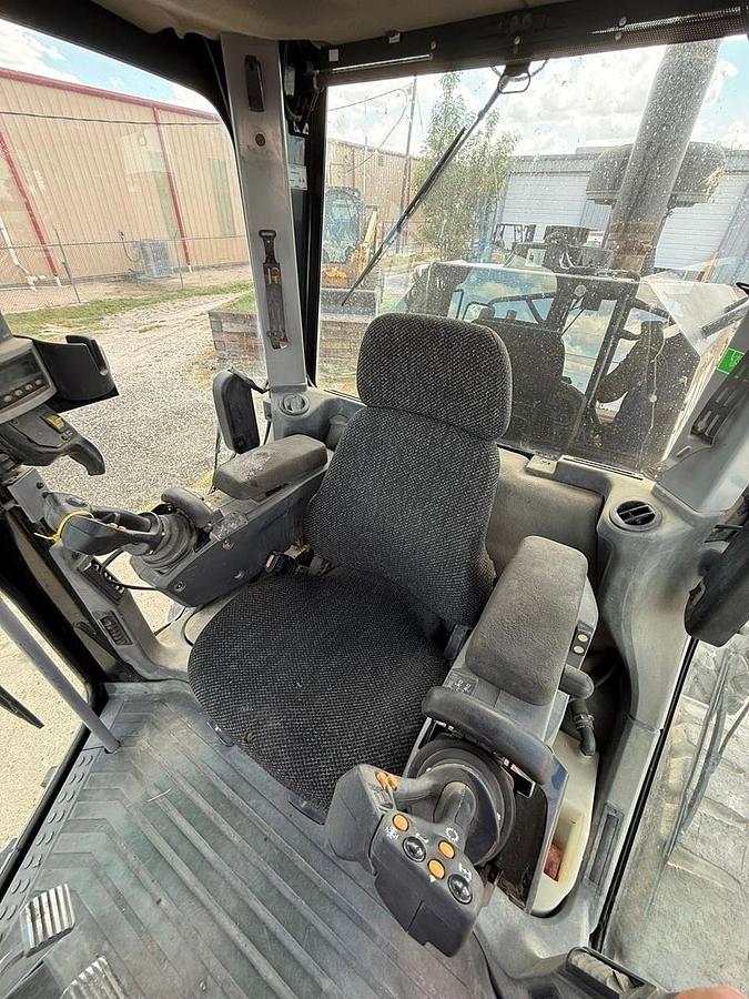 Used 2012 Caterpillar 140M2