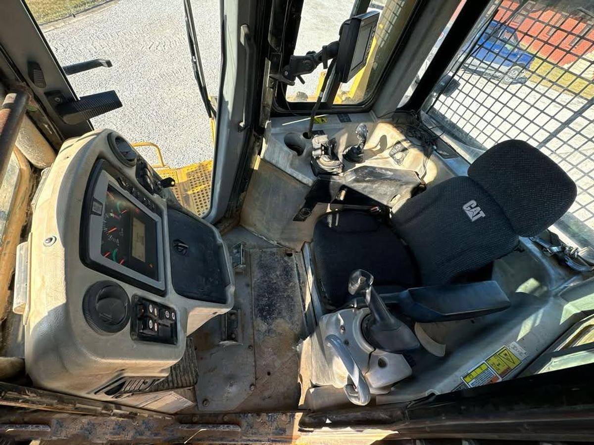 Used 2011 Caterpillar D6T XL