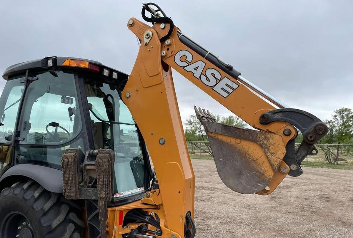 Used 2018 Case 580N EP
