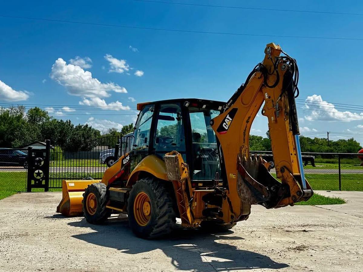 Used 2015 CAT 420F
