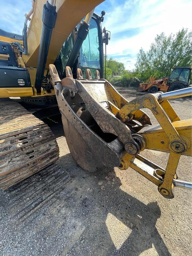 Used 2013 Caterpillar 320EL