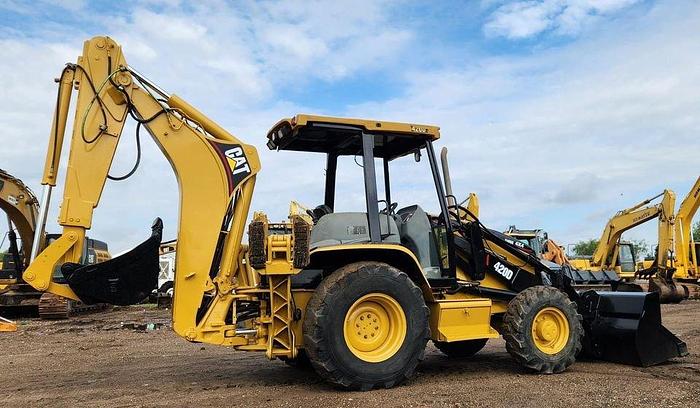 Used 2004 CATERPILLAR 420D 4x4 EXT-HOE