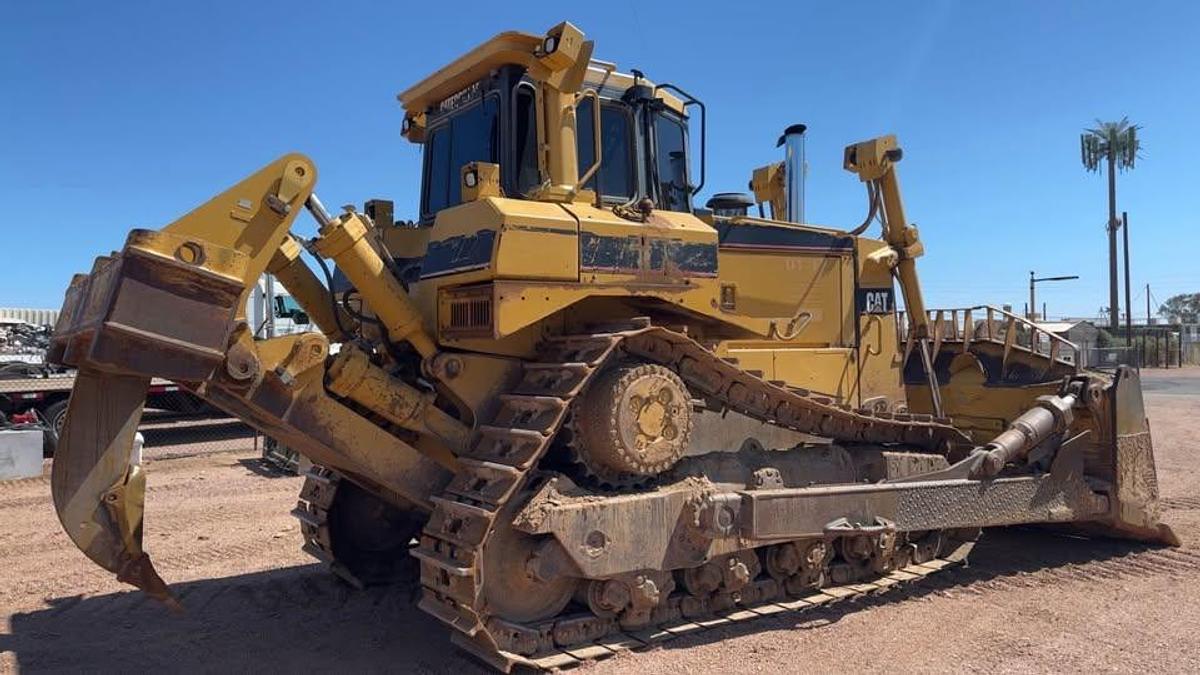Used 2004 Caterpillar D8R Series II Dozer