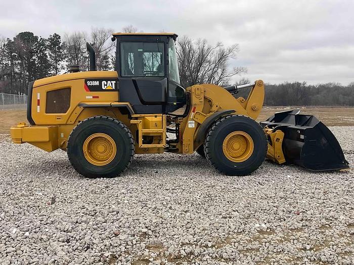 Used 2016 Caterpillar 938m