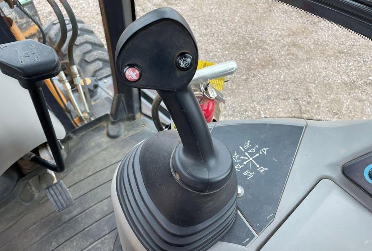 Used 2018 Case 580N EP