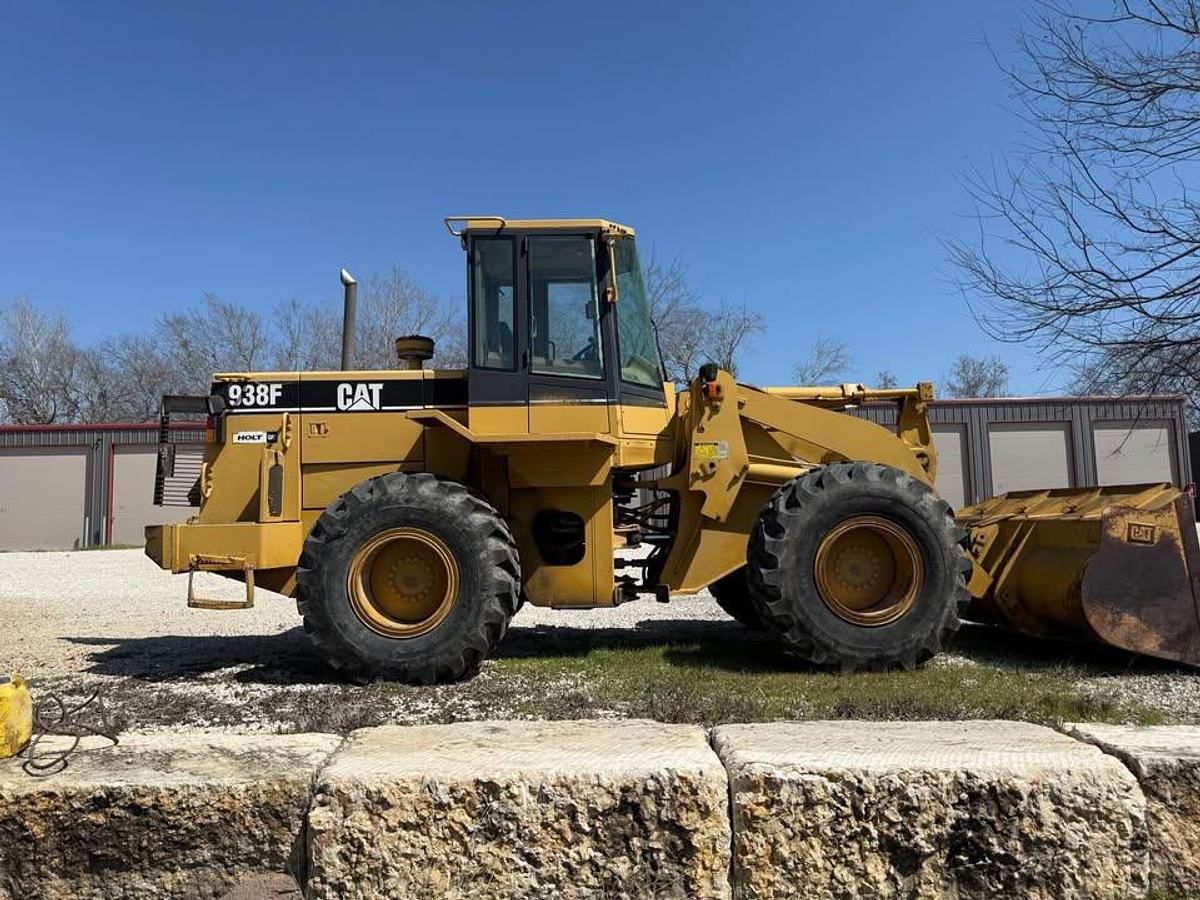 Used 1995 CAT 938F