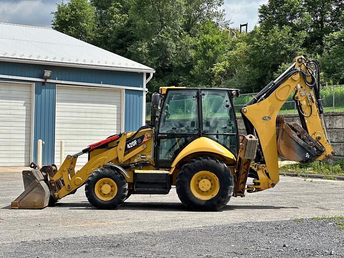 Used 2014 Caterpillar 420F IT