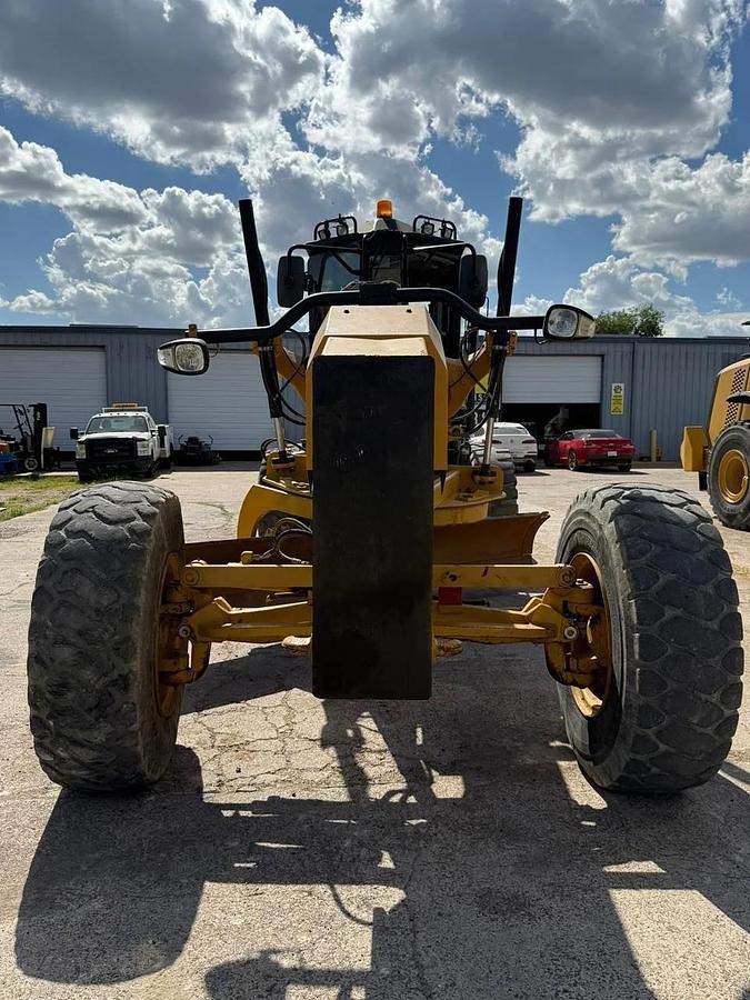 Used 2012 Caterpillar 140M2