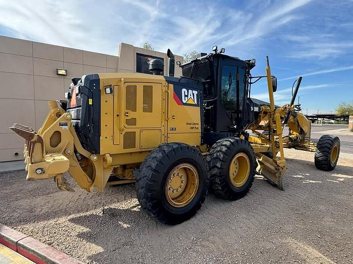 Used 2014 CAT 140M2