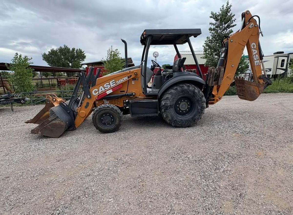 Used 2018 Case 580N EP