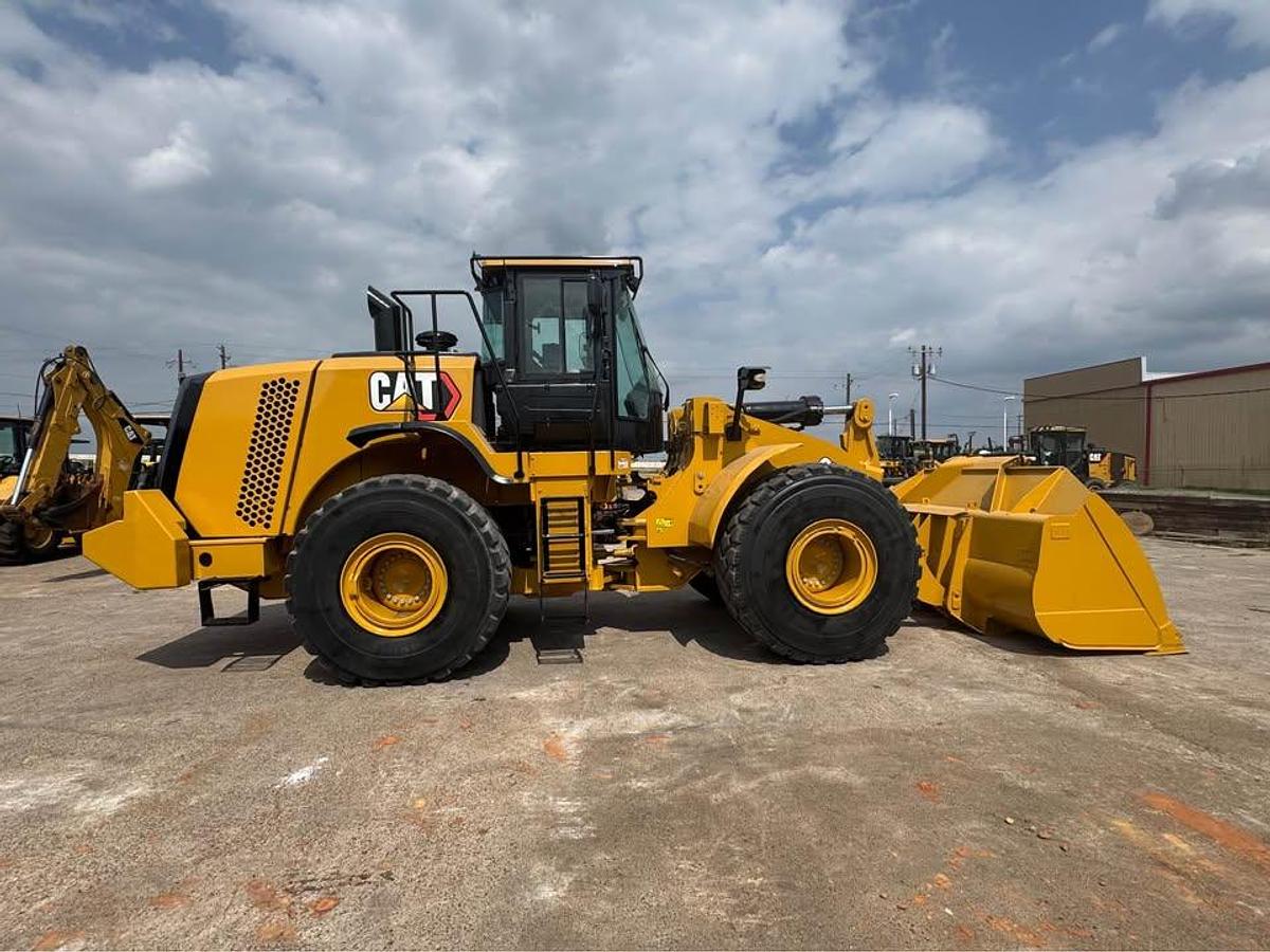 Used 2014 Caterpillar 972K