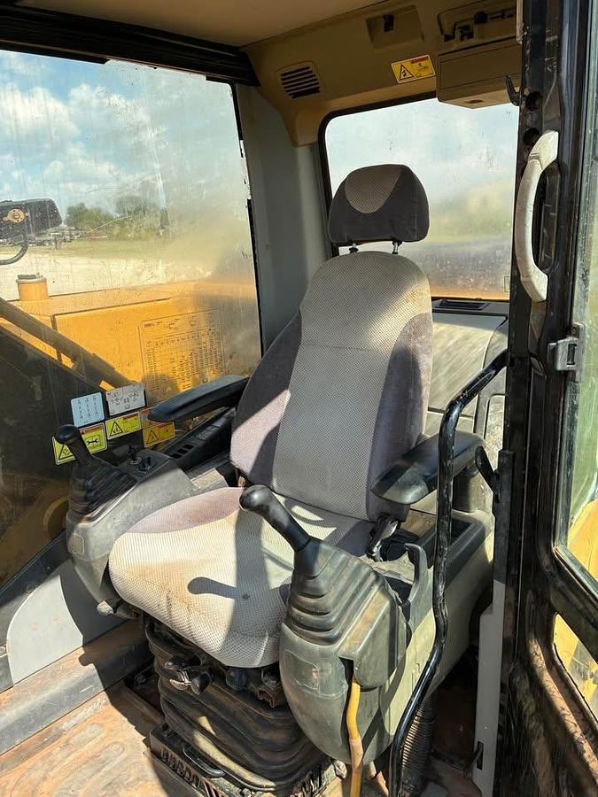 Used 2008 Caterpillar 320D L