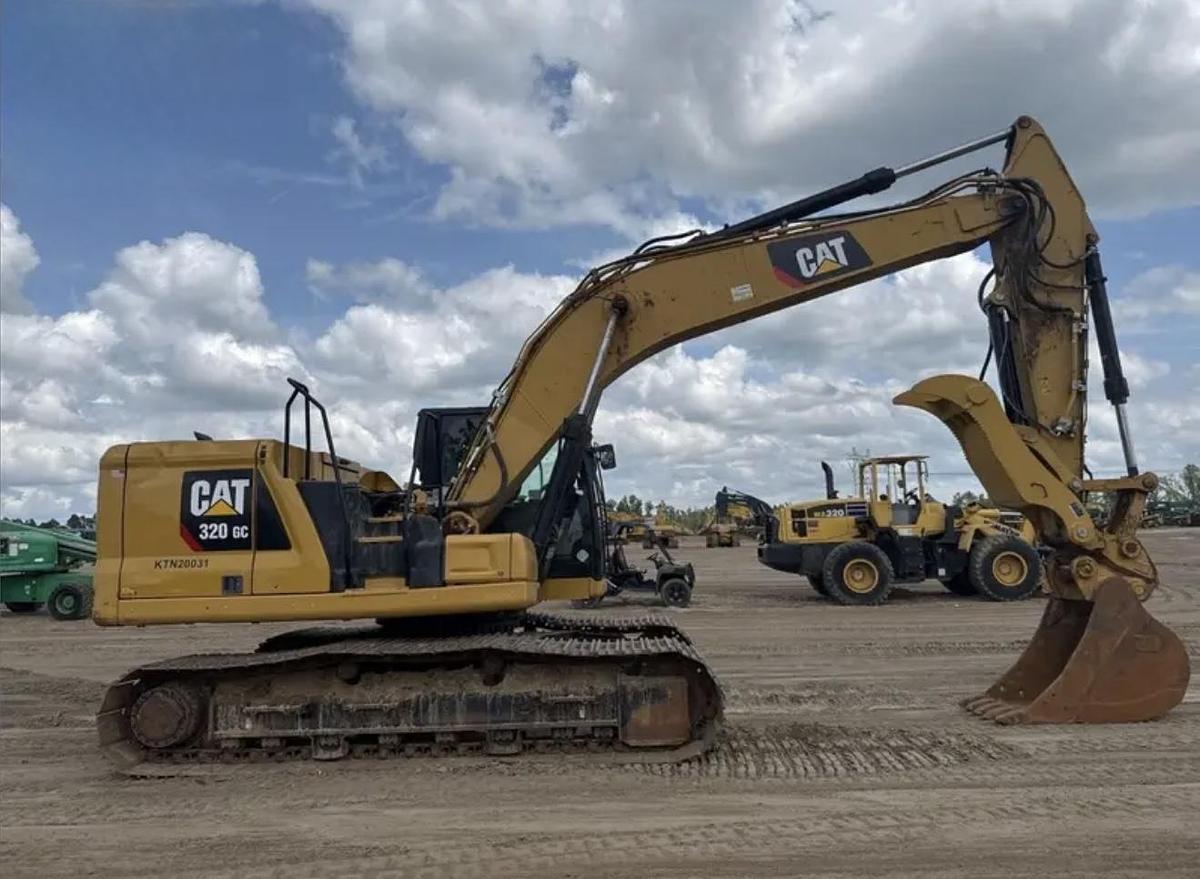 Used 2020 Caterpillar 320GC