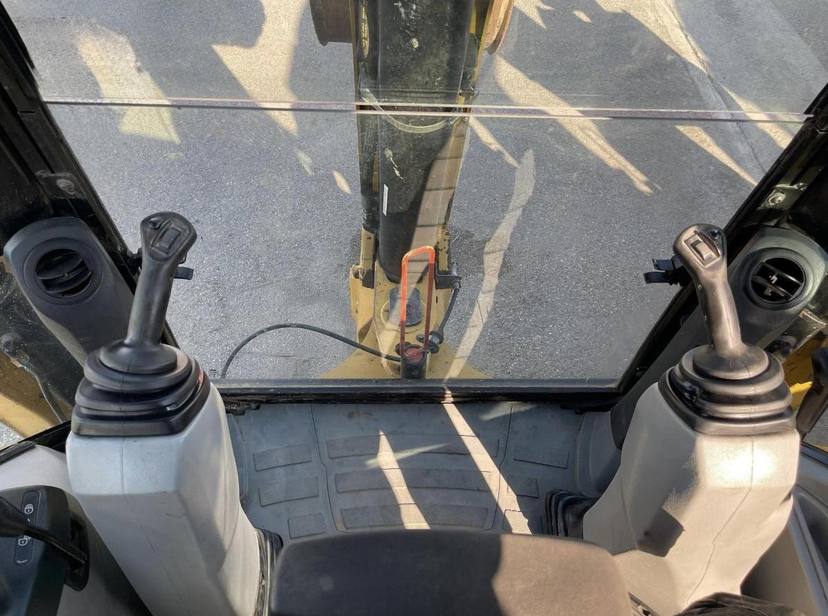 Used 2014 Caterpillar 420F