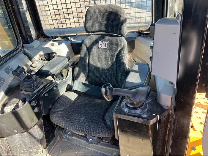 Used 2019 Caterpillar D6T XL / Ripper
