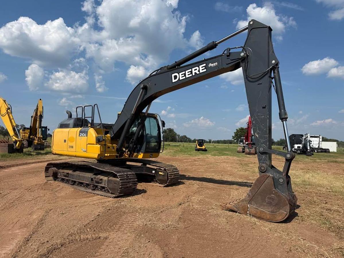 Used 2019 John Deere 210G LC
