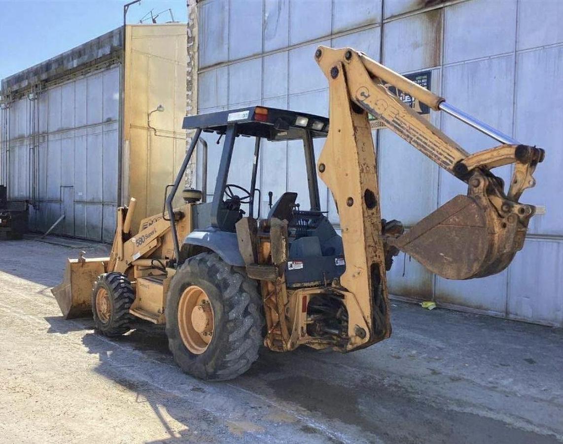 Used Case 580 Super L