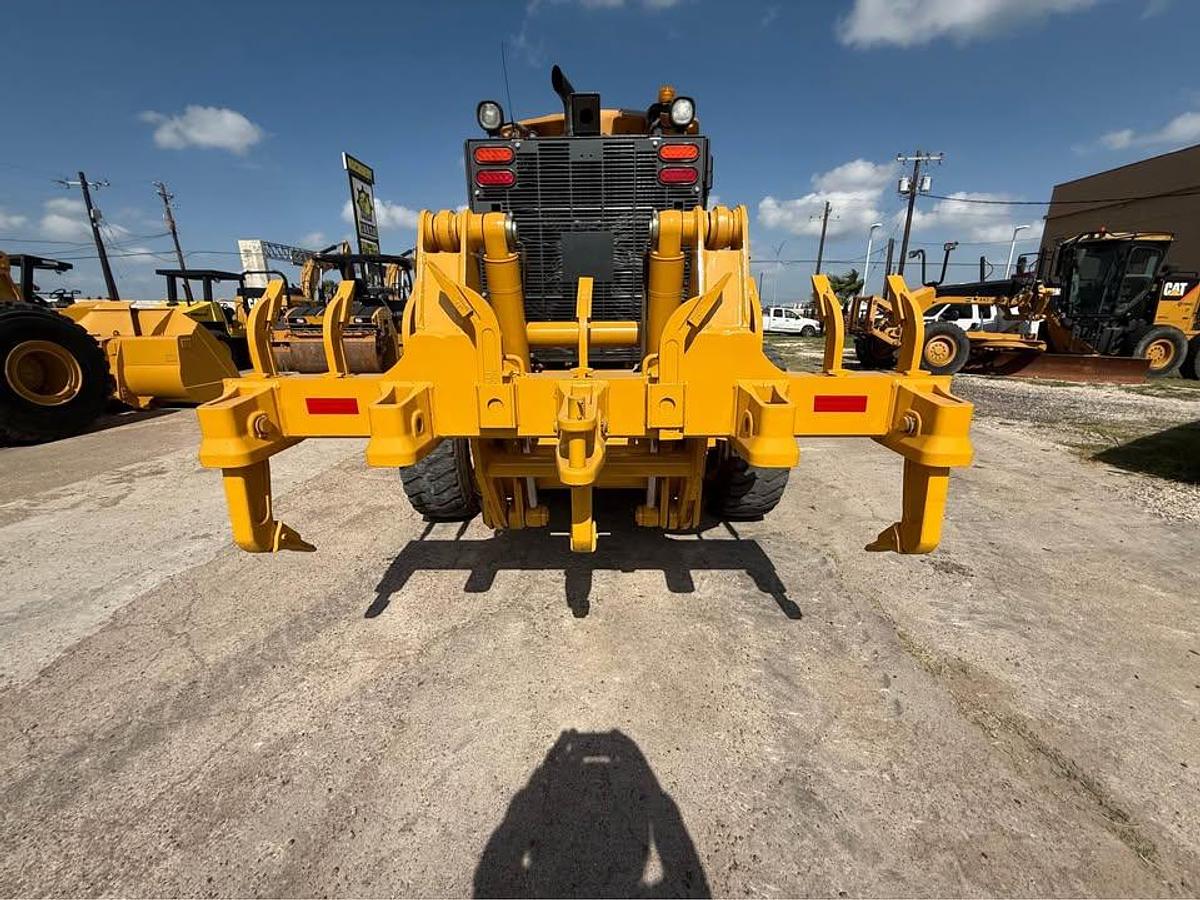 Used 2014 John Deere 772G