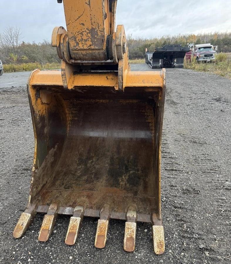 Used 2005 Case CX130