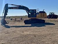 2016 John Deere 210G