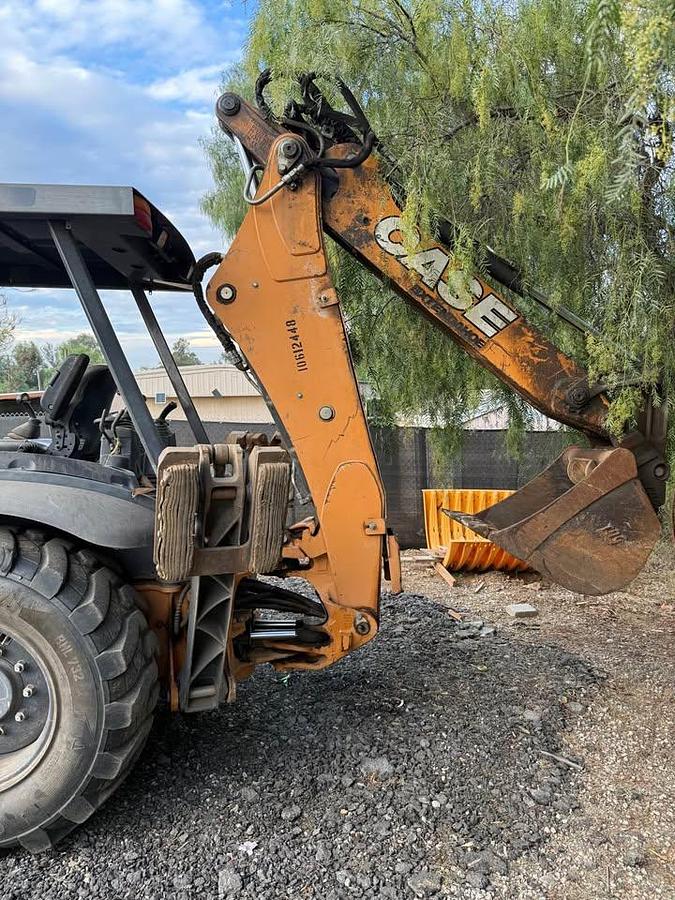 Used 2017 Case 580N EP