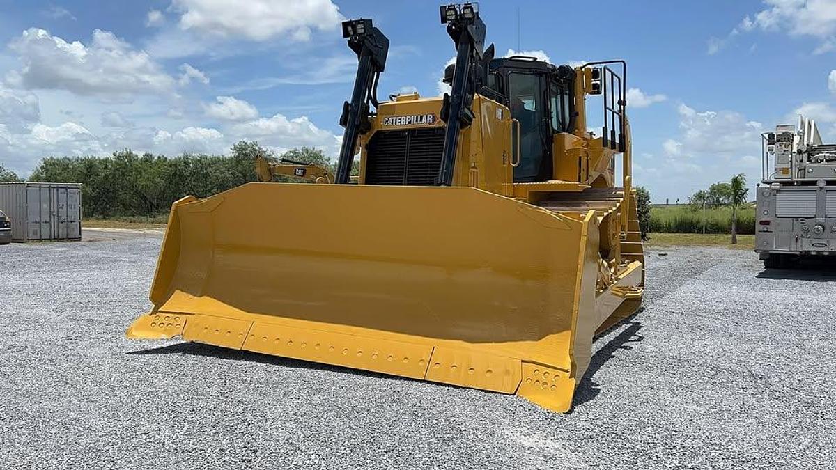 Used 2022 Caterpillar D8T LGP