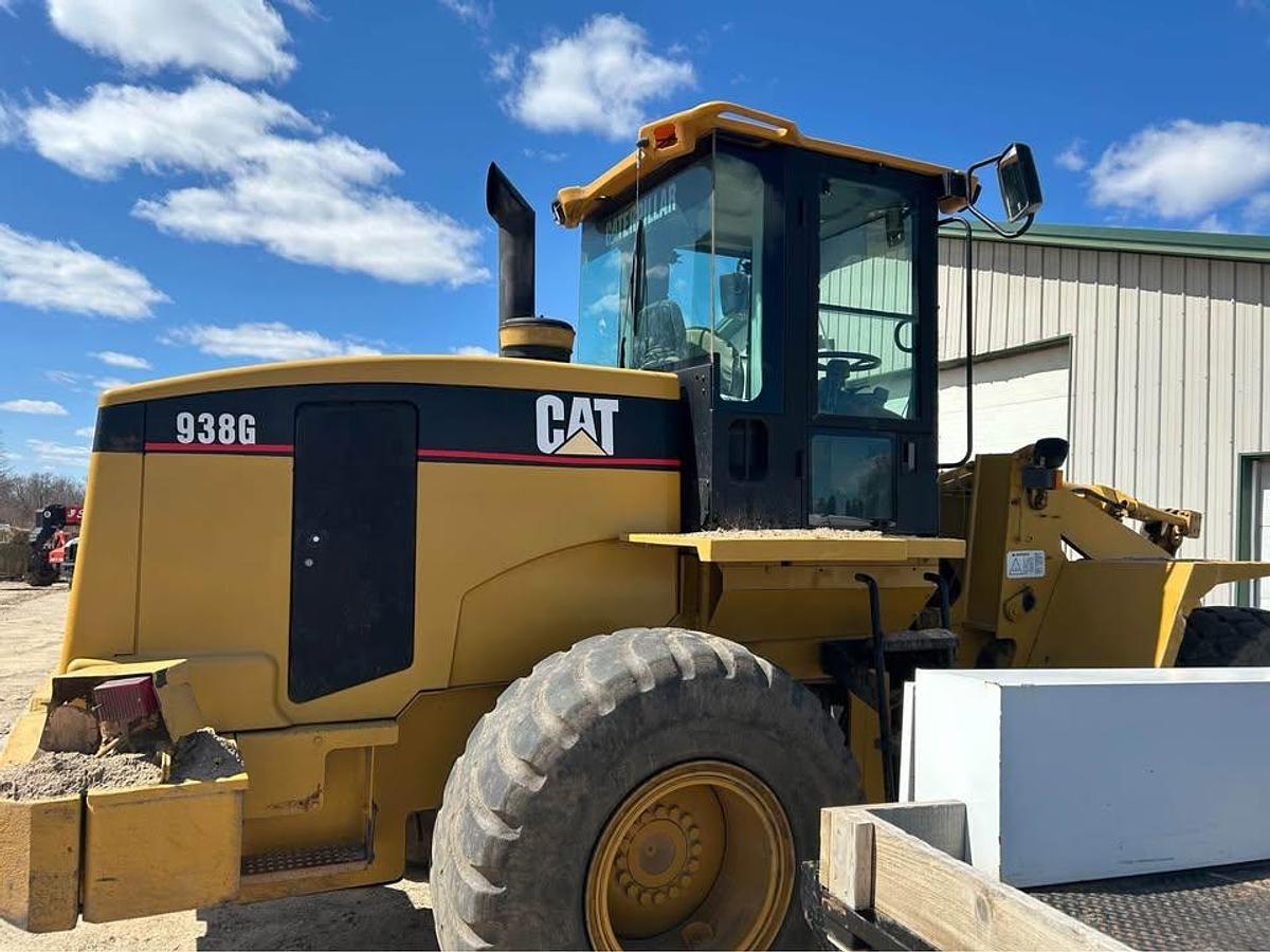 Used 2000 CAT 938G