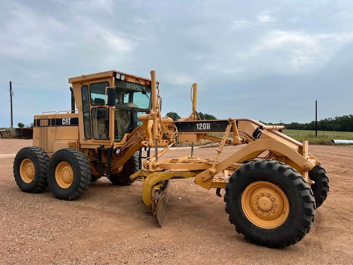 Used 2001 CAT 120H
