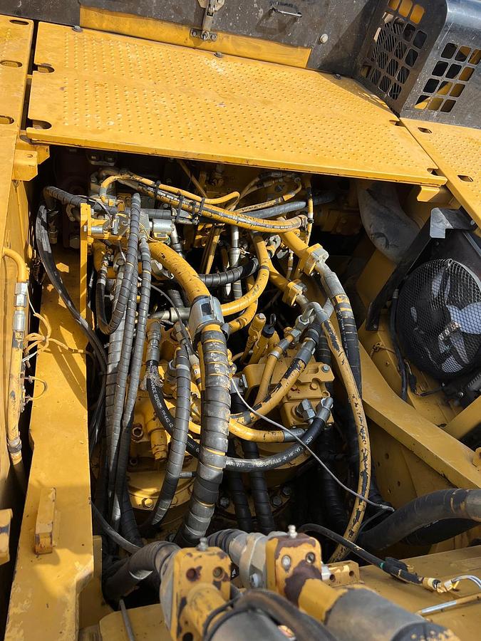 Used 2011 Caterpillar 345D