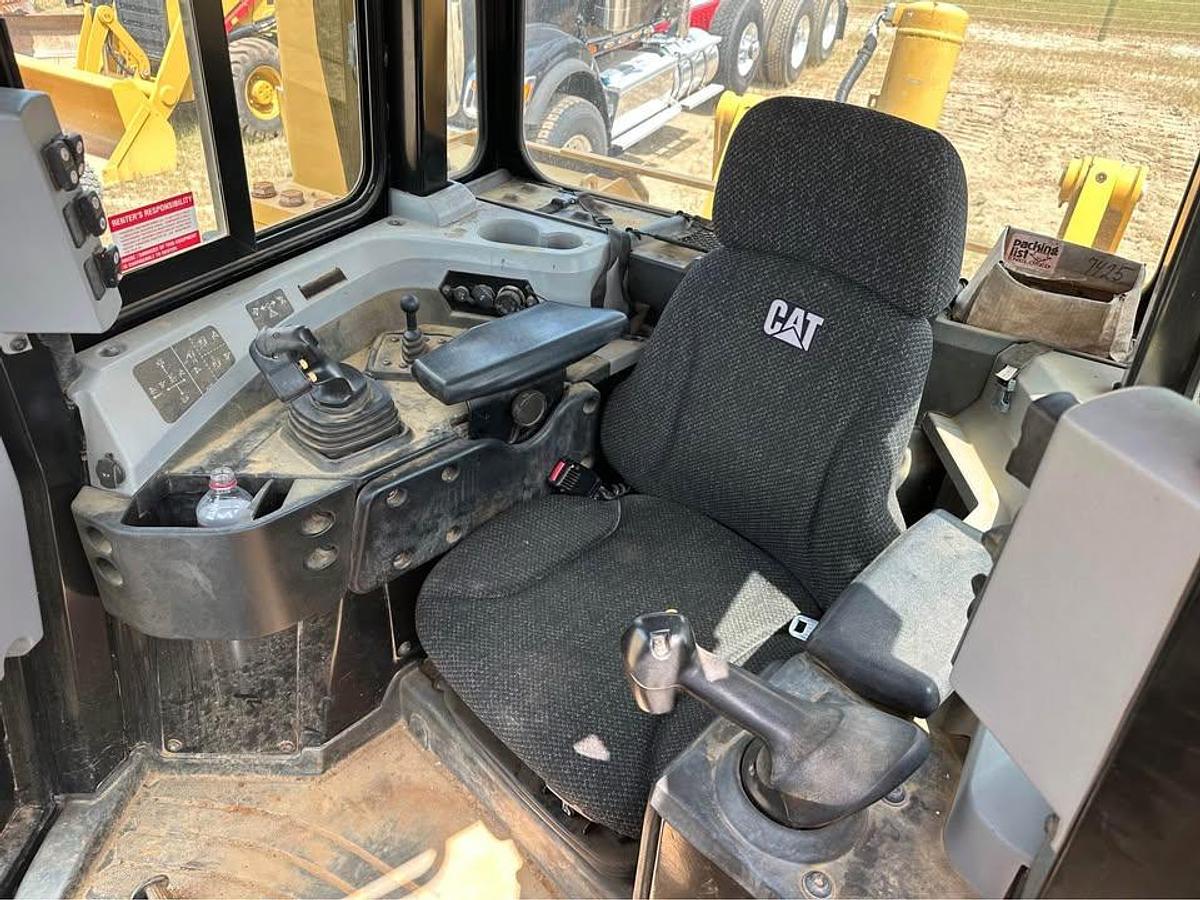 Used 2018 Caterpillar D6T LGP