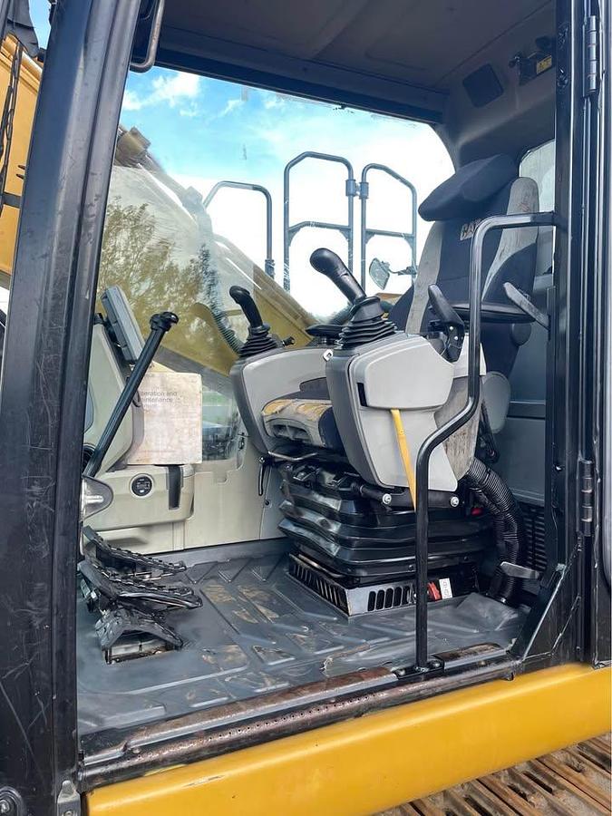 Used 2013 Caterpillar 320EL