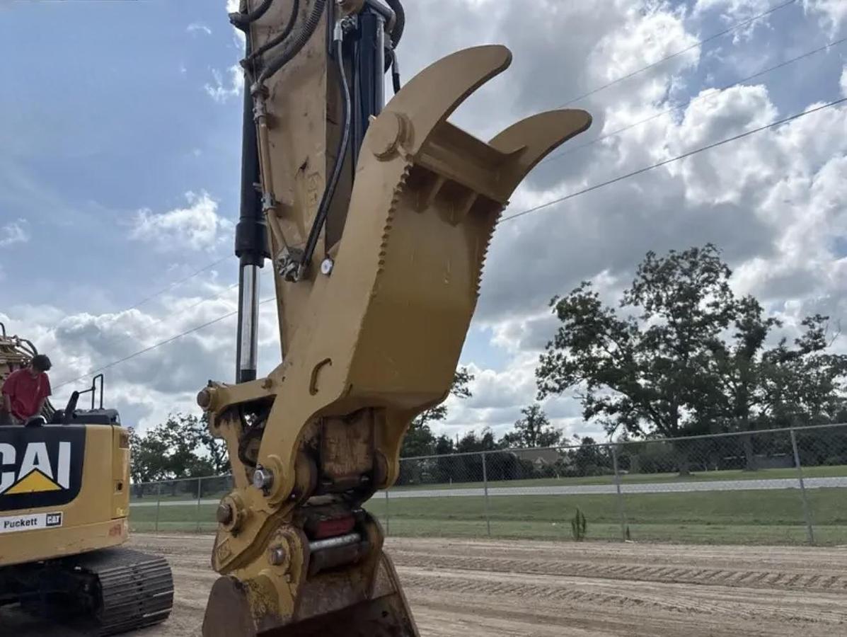 Used 2020 Caterpillar 320GC