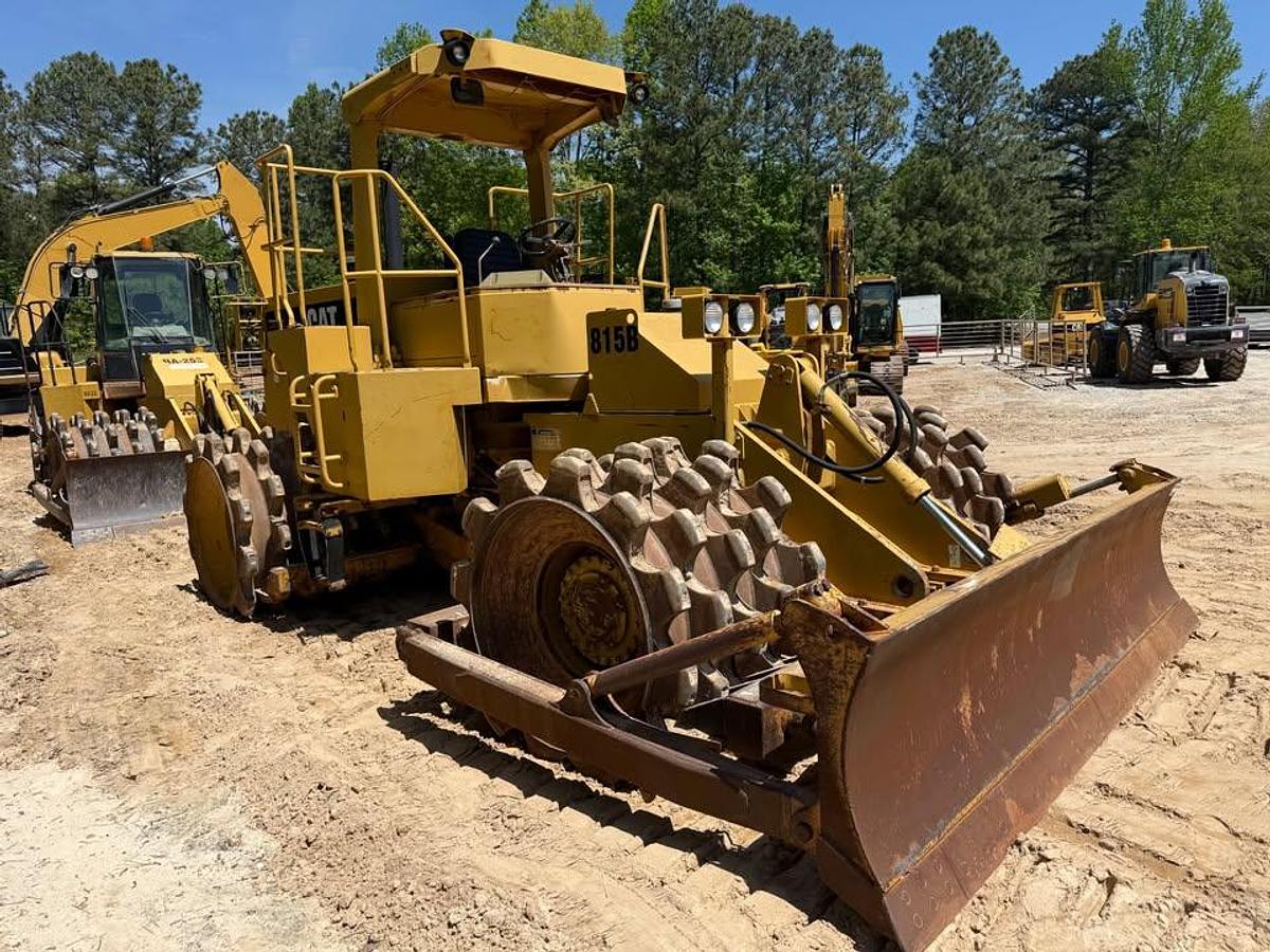 Used 1990 Caterpillar 815B Soil Compactor