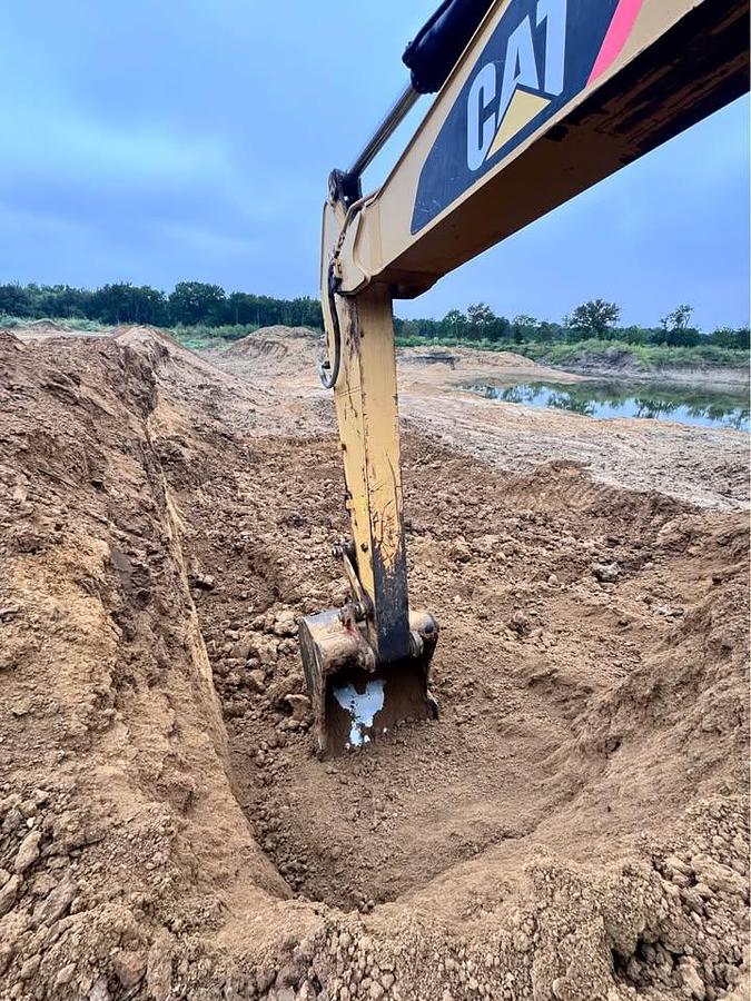 Used 2014 Caterpillar 320E