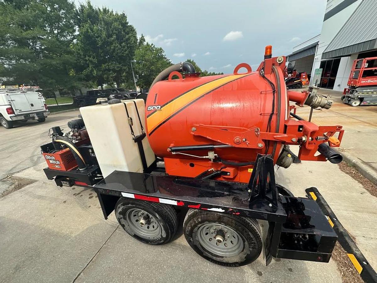 Used 2020 Ditch Witch HX30G