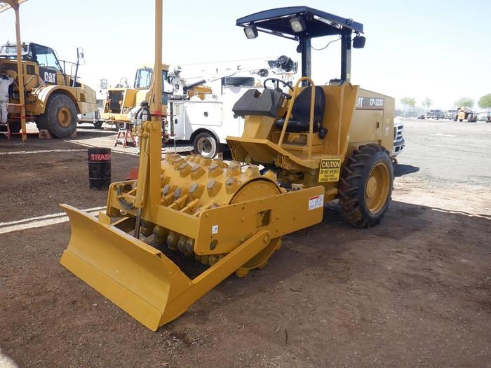 Used 2003 CATERPILLAR CP-323C