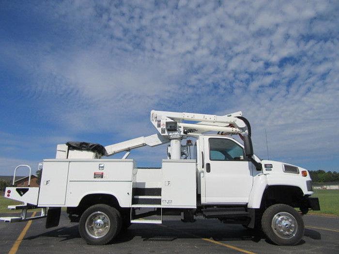 Used 2007 GMC 5500 Altec AT37G Articulating Telescoping Bucket Truck
