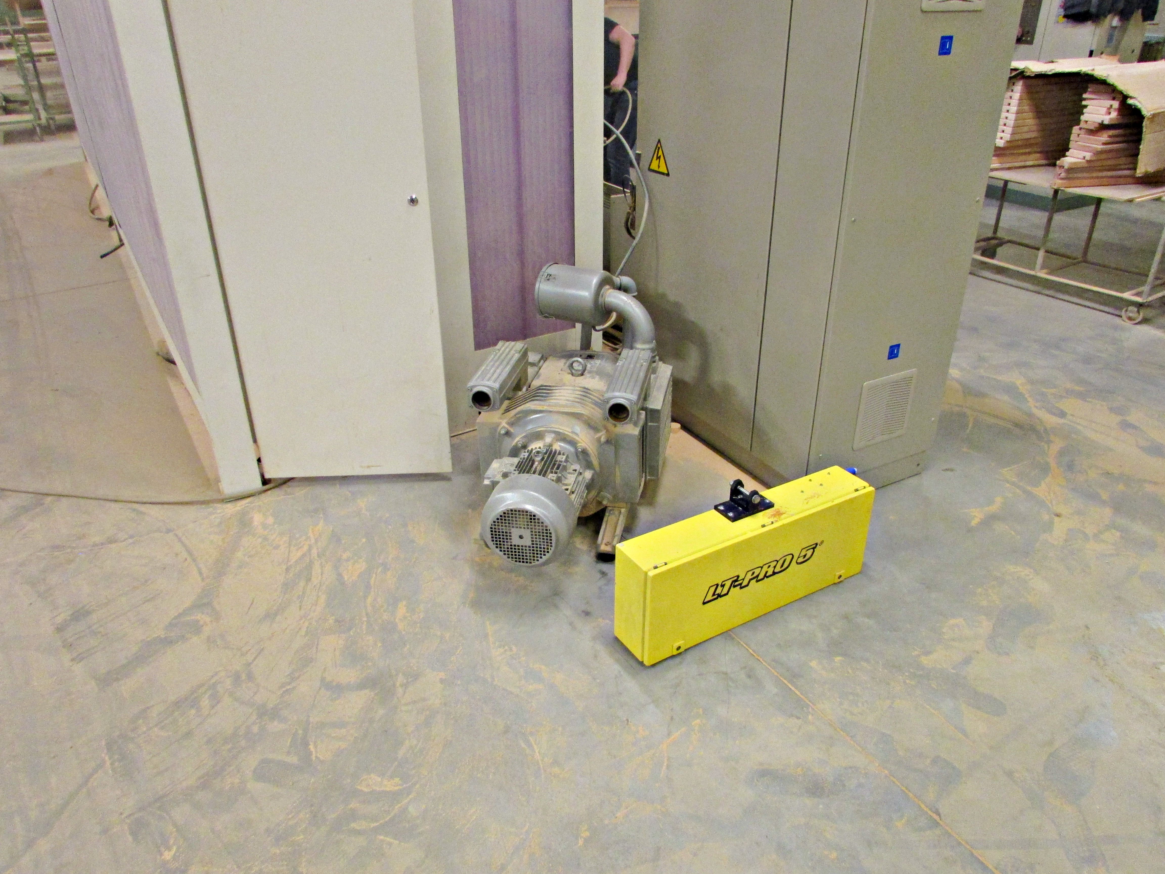 Used SCM Record 220 - 1999