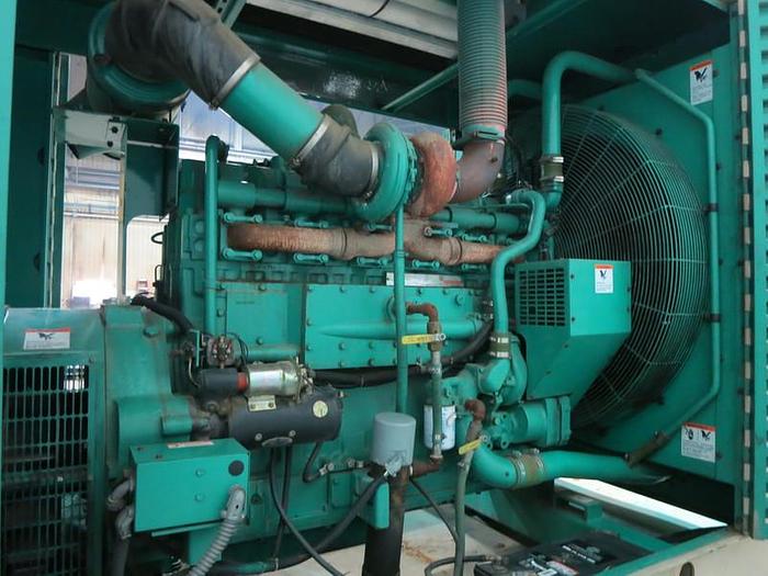 Used 500 kW 2005 Cummins KTA19G4 Diesel Generator