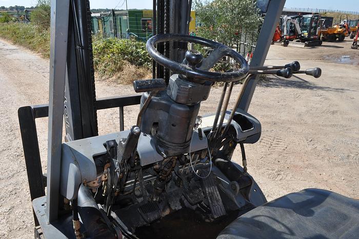 Used 1998 TOYOTA 2.5 TONNE