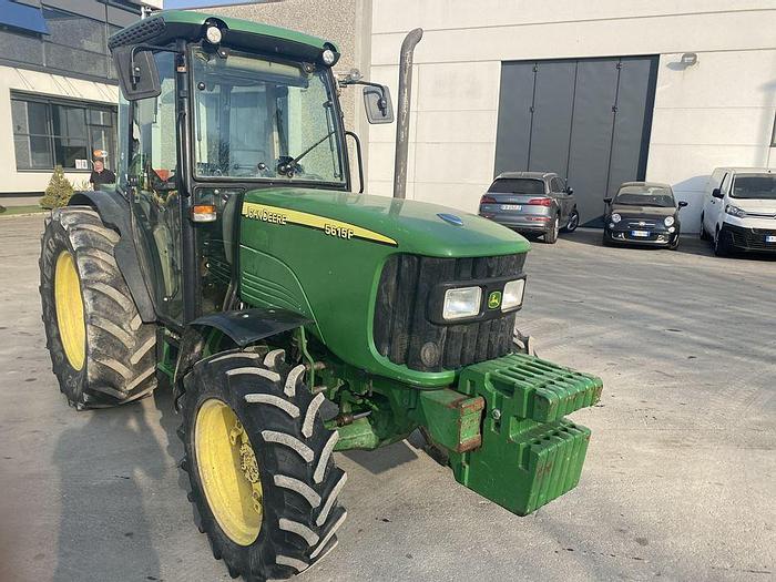 Usato 2004 JOHN DEERE 5615 F