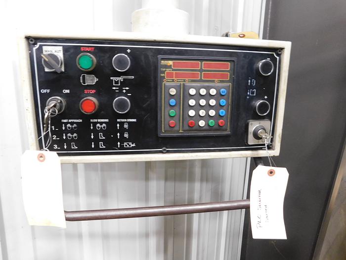 Used 1998 Barcorp 12' x 200 Ton Hydraulic Press Brake 37200