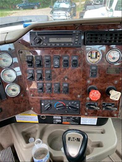 Used 2009 International Winch Tractor