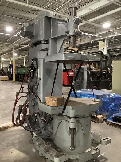 Used OSBORN 722RJW-A PINLIFT MOLDING MACHINE