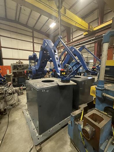 Used FANUC M410iB/700 PALLETIZING ROBOT WITH R30iB CONTROLLER NEW 2015