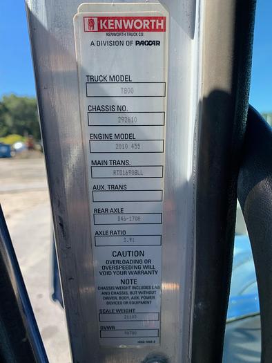 Used 2011 Kenworth T800 tri axle dump truck