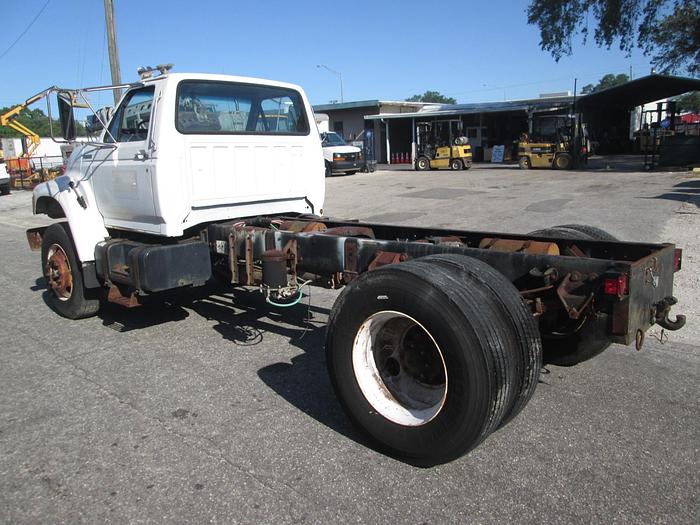 Used 1999 Ford F 800 Cab & Chassis