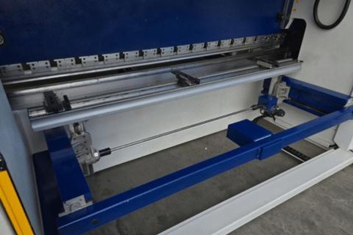 110-550 Ton Hydraulic Press Brakes